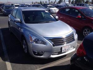 Nissan Altima 2.5 SV Sedan