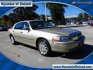 Lincoln Town Car Signature Limited