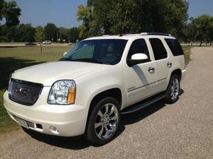 GMC Yukon AWD Denali